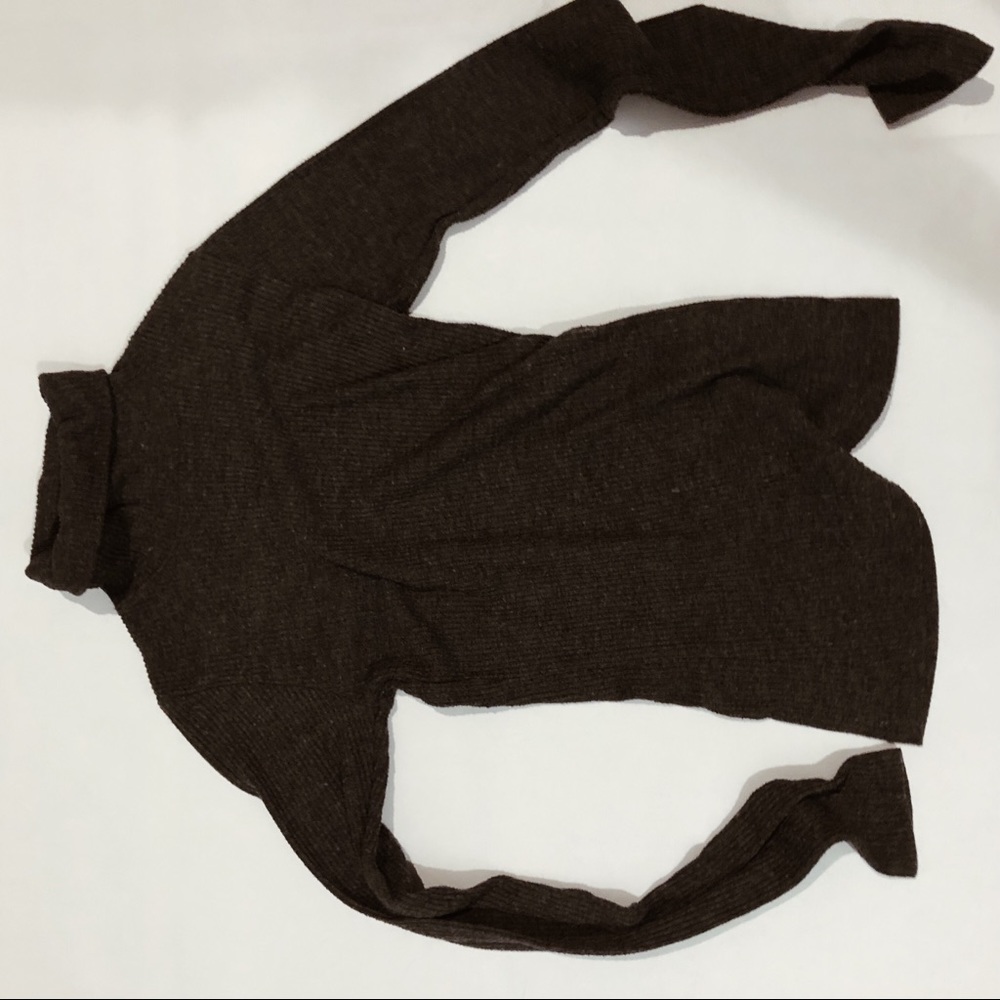 Brandy Melville turtle neck